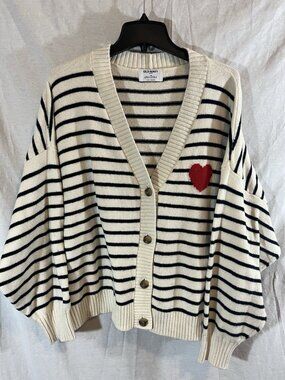 Old Navy Women’s XXL White Striped Knit Sweater W/ Heart